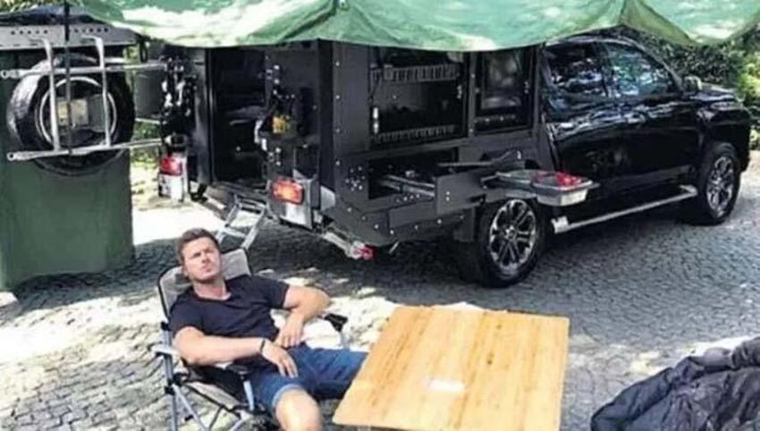 Sezon bitti, ünlüler soluğu tatil beldelerinde aldı! Ama bir farkla...