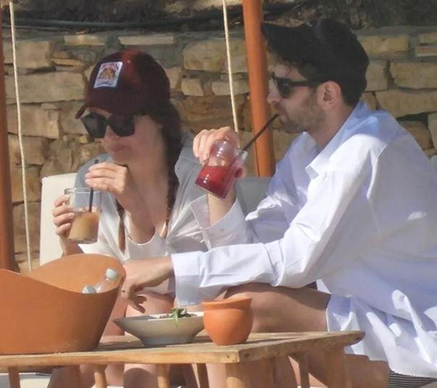 İrem Sak'ı, havalimanına uğurlayan Furkan Korkmaz'ın Çeşme'de tatil keyfi