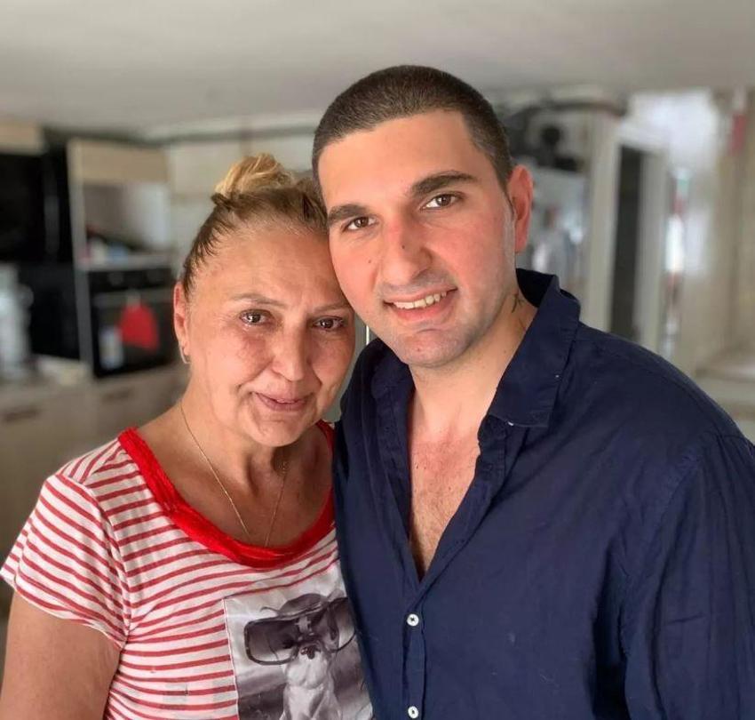 Çiçek Taksi'nin Manolya'sı Tuna Arman'ın oğlu büyüdü, asker oldu