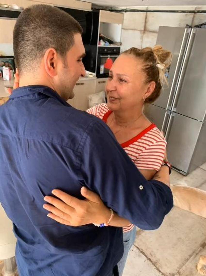Çiçek Taksi'nin Manolya'sı Tuna Arman'ın oğlu büyüdü, asker oldu