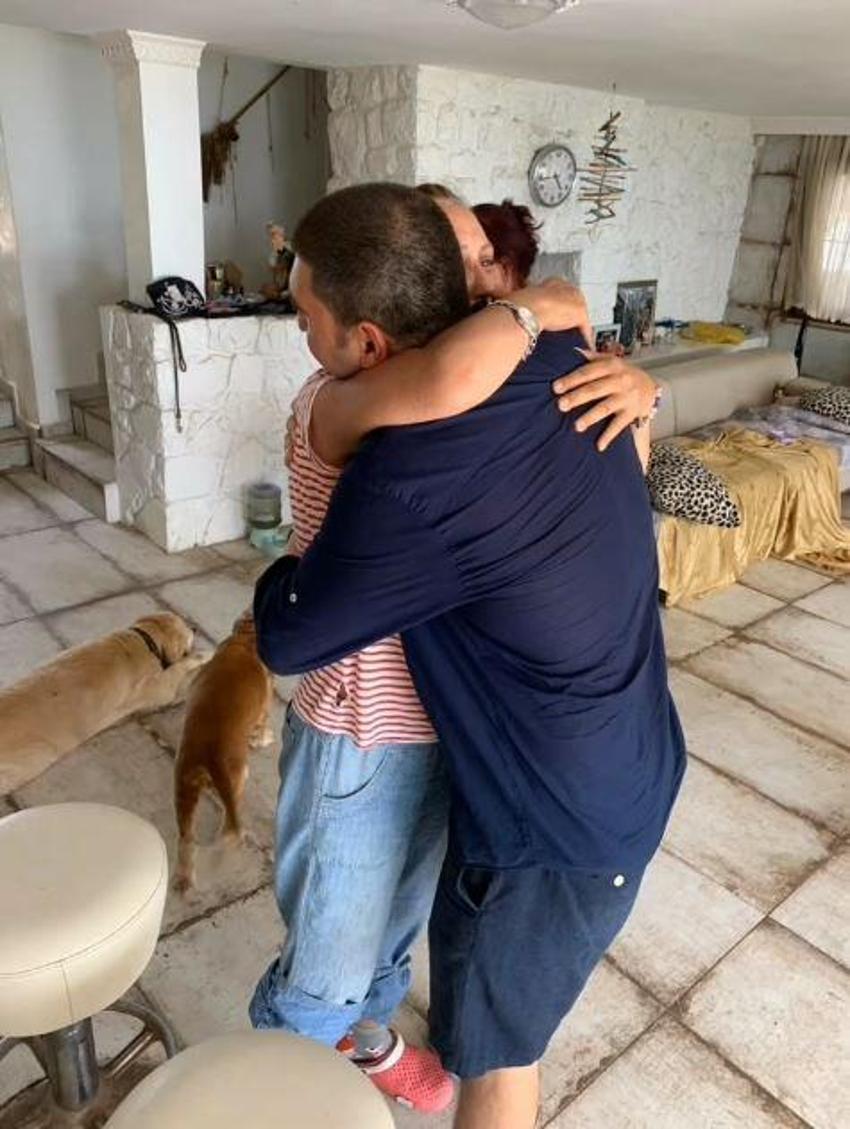 Çiçek Taksi'nin Manolya'sı Tuna Arman'ın oğlu büyüdü, asker oldu