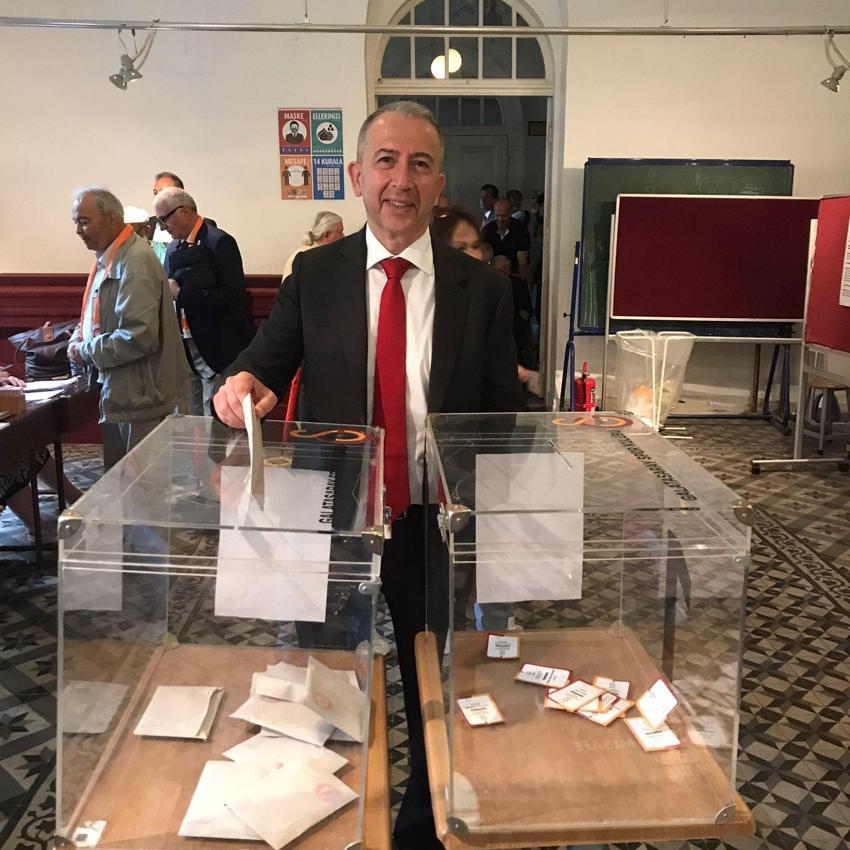 Galatasaray'da kritik seçim! Kim başkan olacak? İşte Dursun Özbek ve Eşref Hamamcıoğlu'nun listesi... Oy verme işlemi sona erdi...