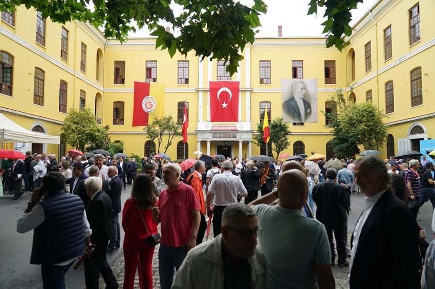 Galatasaray'da kritik seçim! Kim başkan olacak? İşte Dursun Özbek ve Eşref Hamamcıoğlu'nun listesi... Oy verme işlemi sona erdi...