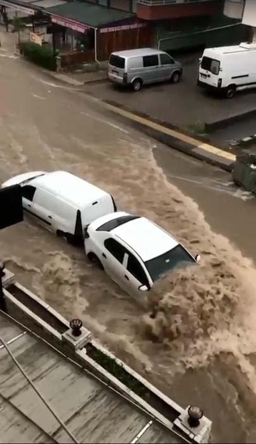 Ankara’da sağanağın bilançosu ağır oldu!