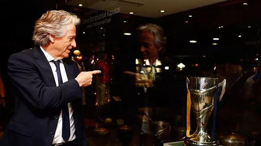 Jorge Jesus 'ayrılıkların' önlemini aldı! F.Bahçe'ye Chelsea'nin kapısından dönen stoper geliyor