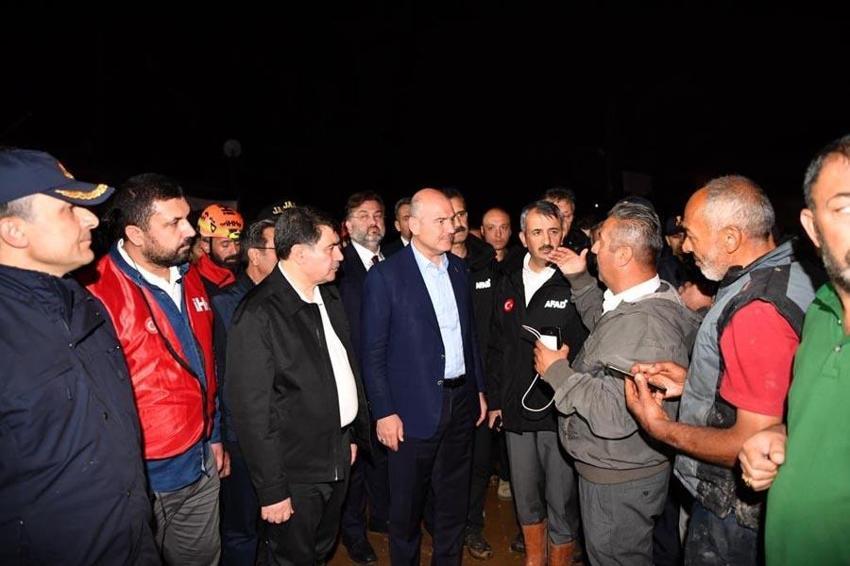 Ankara'yı şiddetli sel vurdu! Acı haber sonrası son dakika uyarısı! Bakan Soylu da bölgede...