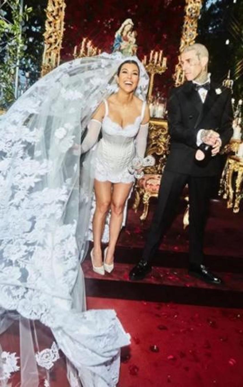  Kourtney Kardashian hamile kalmak için her yolu deniyor!