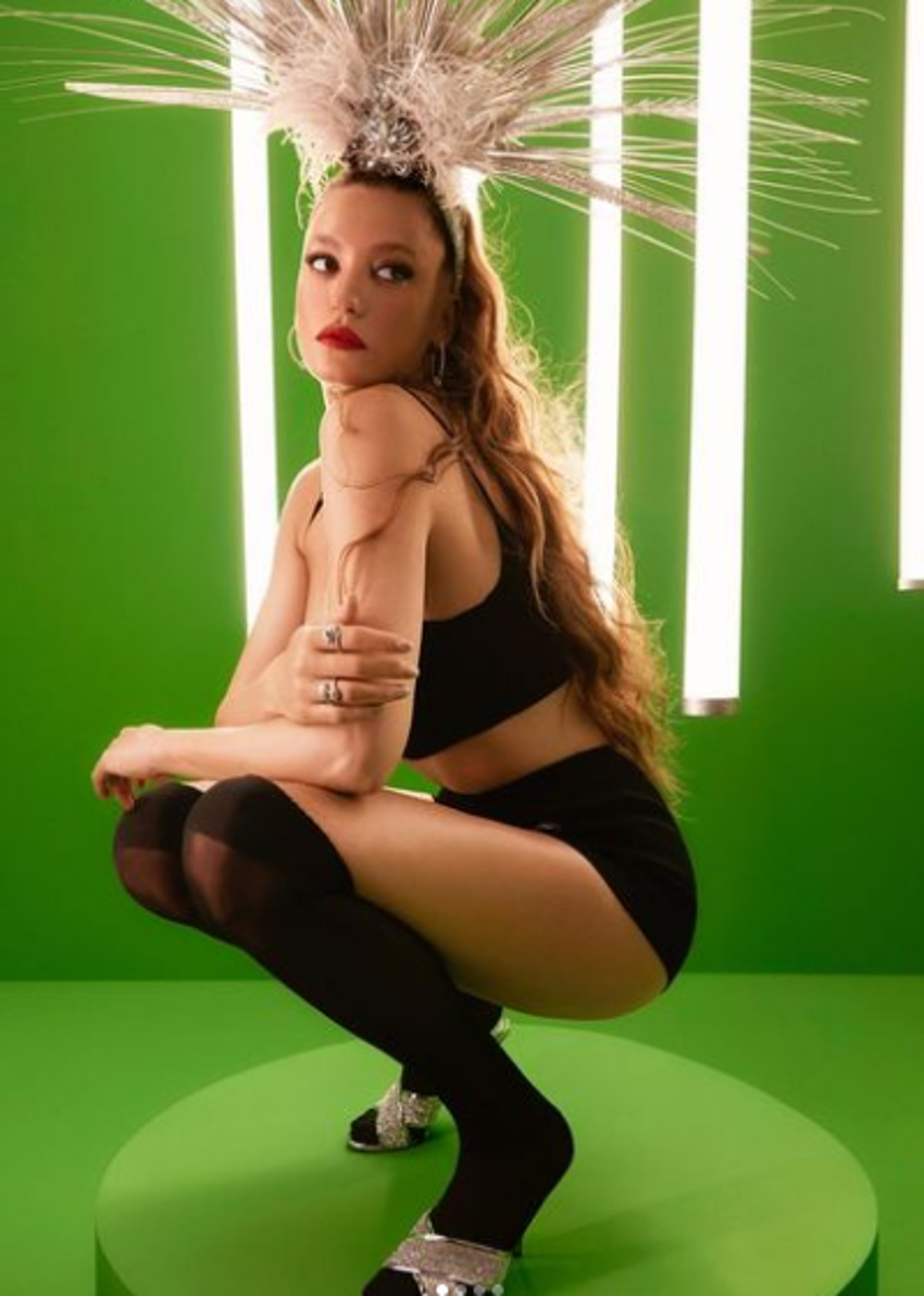 Serenay Sarıkaya son kareleriyle sosyal medyayı salladı!
