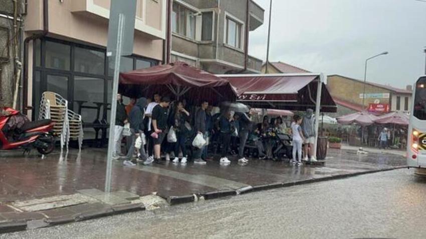 İstanbul ve Ankara dahil 37 kent için sarı kodlu uyarı! Meteoroloji açıkladı, çok şiddetli vuracak... 