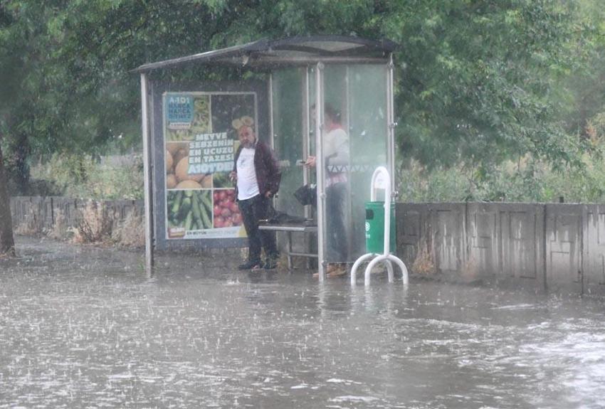 İstanbul ve Ankara dahil 37 kent için sarı kodlu uyarı! Meteoroloji açıkladı, çok şiddetli vuracak... 