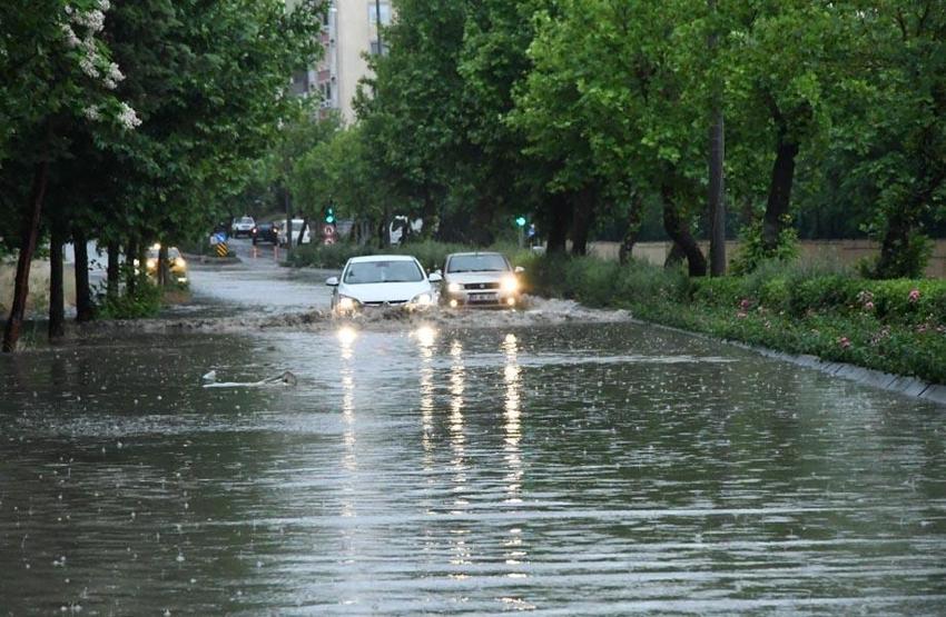 İstanbul ve Ankara dahil 37 kent için sarı kodlu uyarı! Meteoroloji açıkladı, çok şiddetli vuracak... 