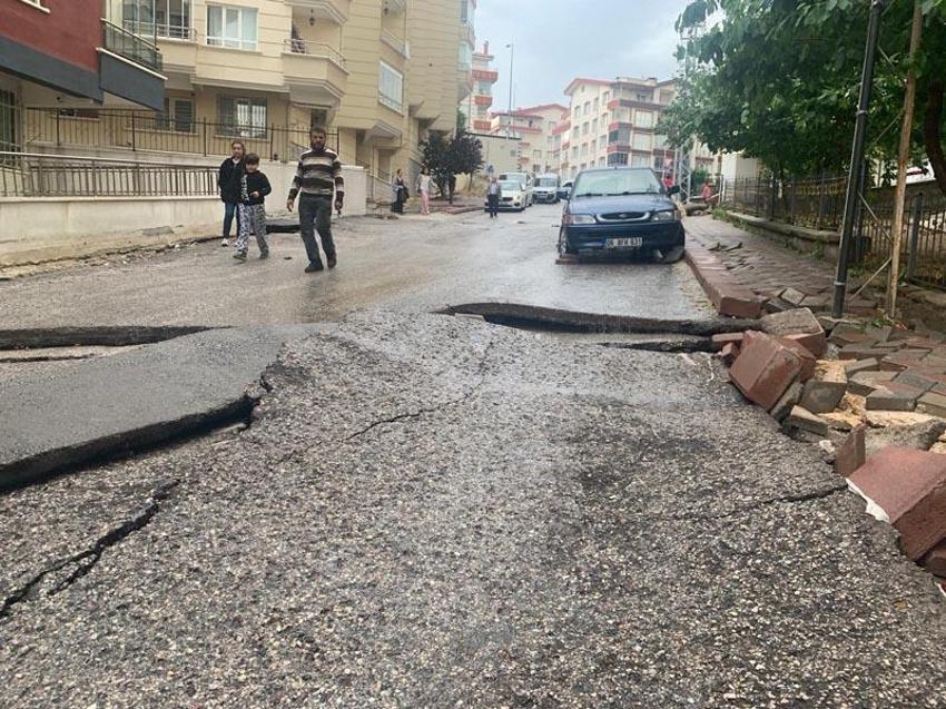 İstanbul ve Ankara dahil 37 kent için sarı kodlu uyarı! Meteoroloji açıkladı, çok şiddetli vuracak... 