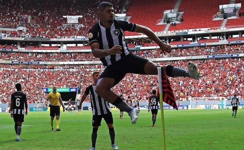 Bu forvet Samatta'yı da Berisha'yı da aratır! Jorge Jesus istedi Ali Koç veto etti! 'Asla olmaz'