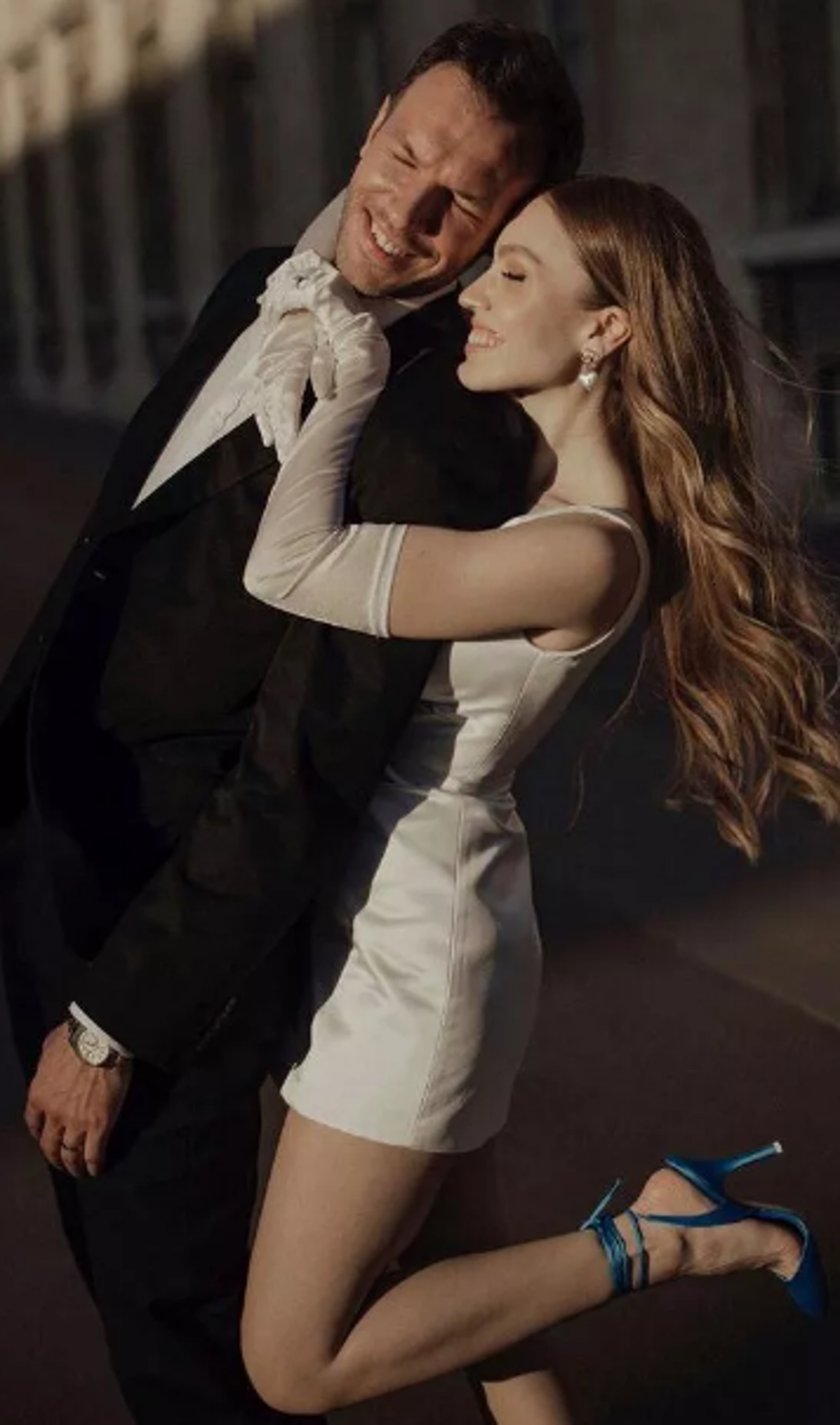 Duygu Özaslan ve Can Maxim Mutaf Paris'te evlendi!