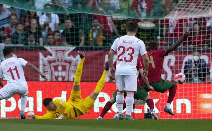 Jorge Jesus 'Yeni Gökhan Gönül'ü' buldu Ali Koç transfer için İngiltere'ye uçtu