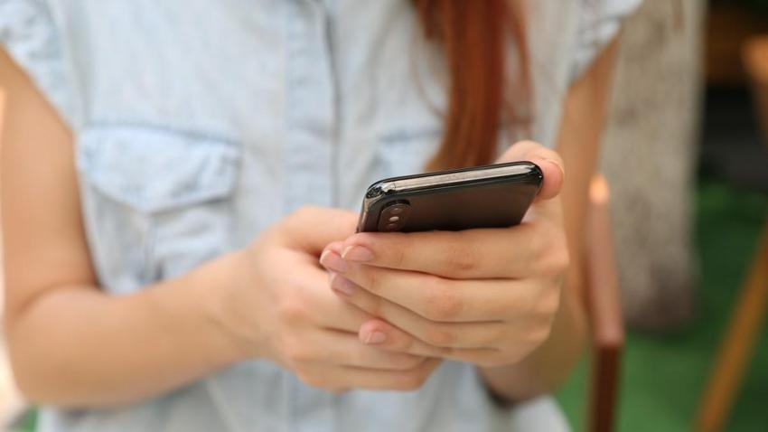 Akıllı telefon kullananlar dikkat! Bu uygulamaları indirdiyseniz...