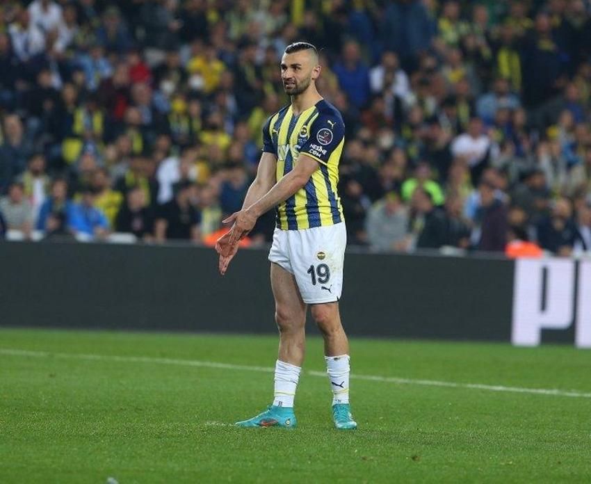 Bu sezon 15 gol 3 asist yaptı 4,5 milyon euro'luk maaş teklifi aldı! 'Bırak F.Bahçe'yi bize gel'