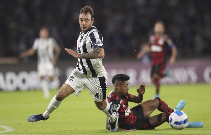 Fenerbahçe'ye kötü haber! Transfer için anlaşma sağlanan yıldız oyuncu sakatlandı