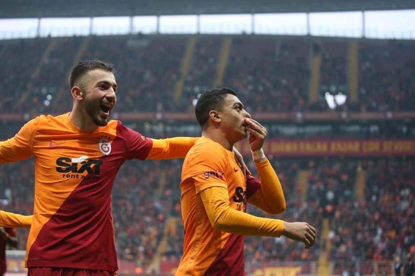 Galatasaray'dan yıldız oyuncuya büyük şok! Halil Dervişoğlu neye uğradını şaşırdı...