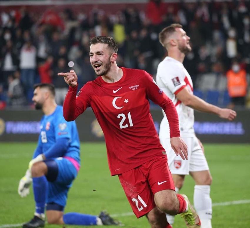 Galatasaray'dan yıldız oyuncuya büyük şok! Halil Dervişoğlu neye uğradını şaşırdı...