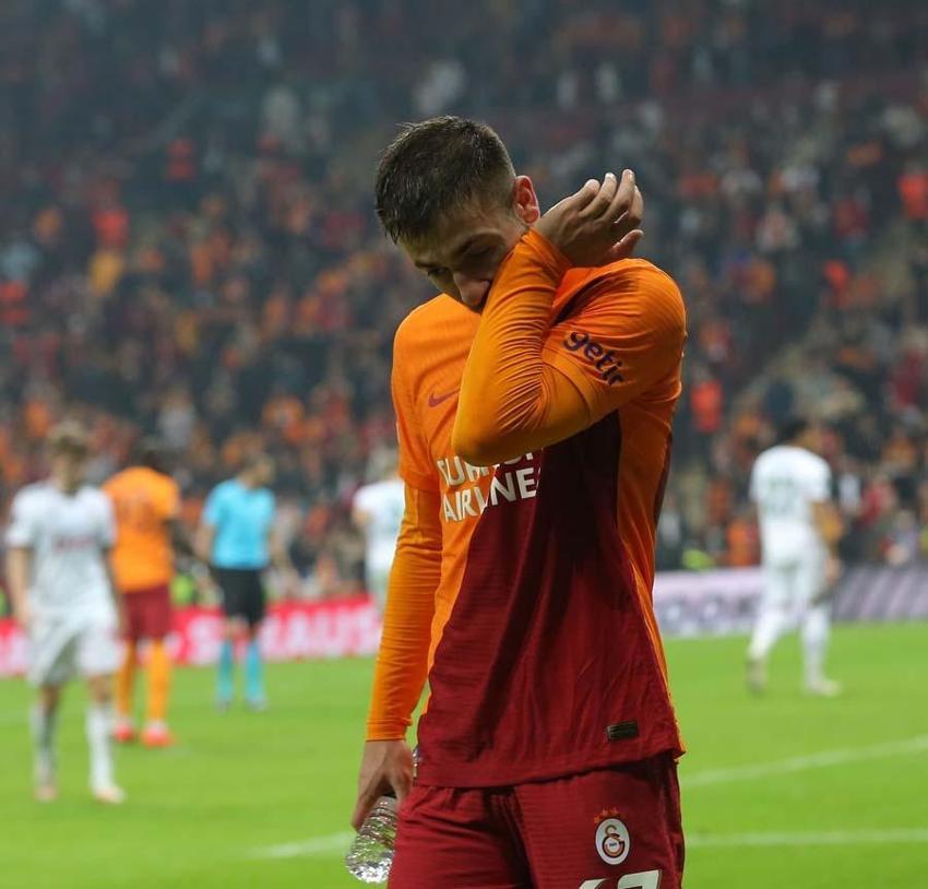 Galatasaray'dan yıldız oyuncuya büyük şok! Halil Dervişoğlu neye uğradını şaşırdı...