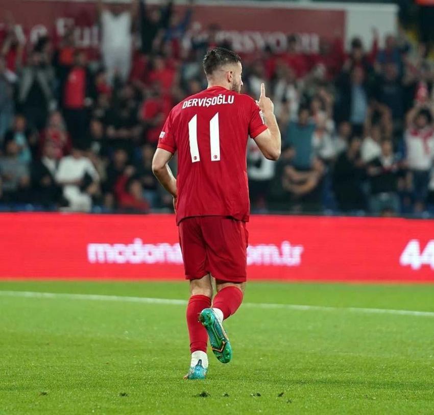 Galatasaray'dan yıldız oyuncuya büyük şok! Halil Dervişoğlu neye uğradını şaşırdı...