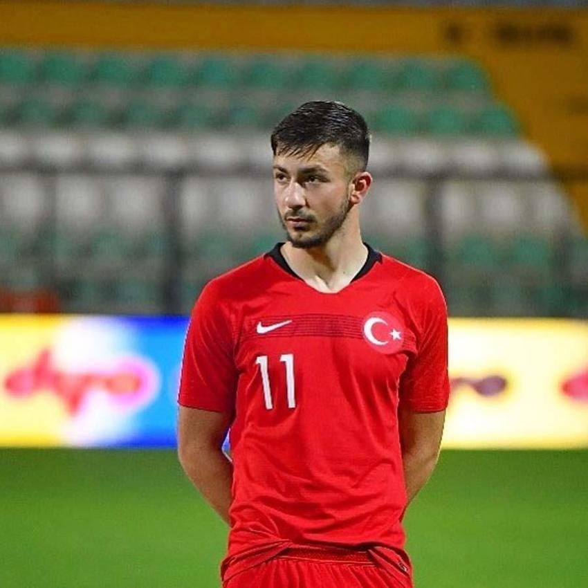 Galatasaray'dan yıldız oyuncuya büyük şok! Halil Dervişoğlu neye uğradını şaşırdı...