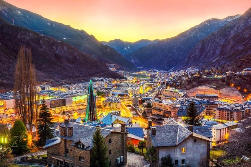 Yeni kimlik yeterli! Vize ve pasaporta gerek yok! Liste güncellendi, Avrupa'da 90 gün...