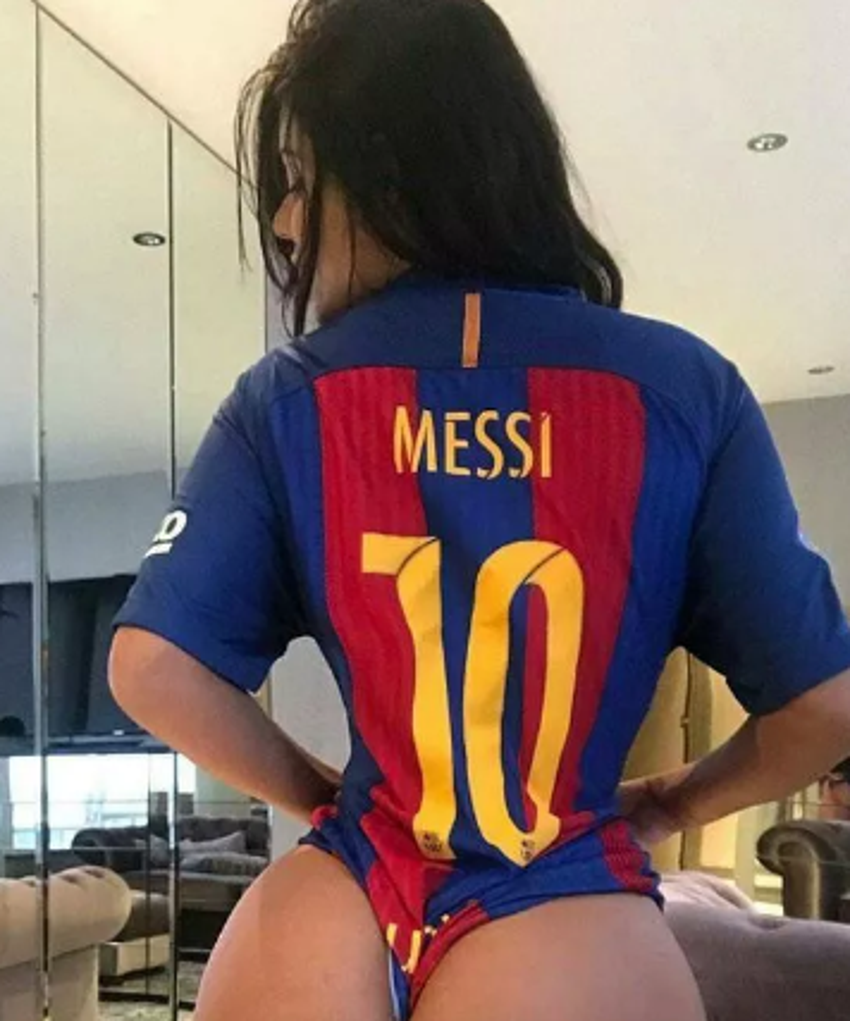 Shakira'yı aldattığı iddia edilen Gerard Pique'nin Suzy Cortez'e attığı mesajlar ifşa oldu! "Messi'nin formasını giydiğim..."