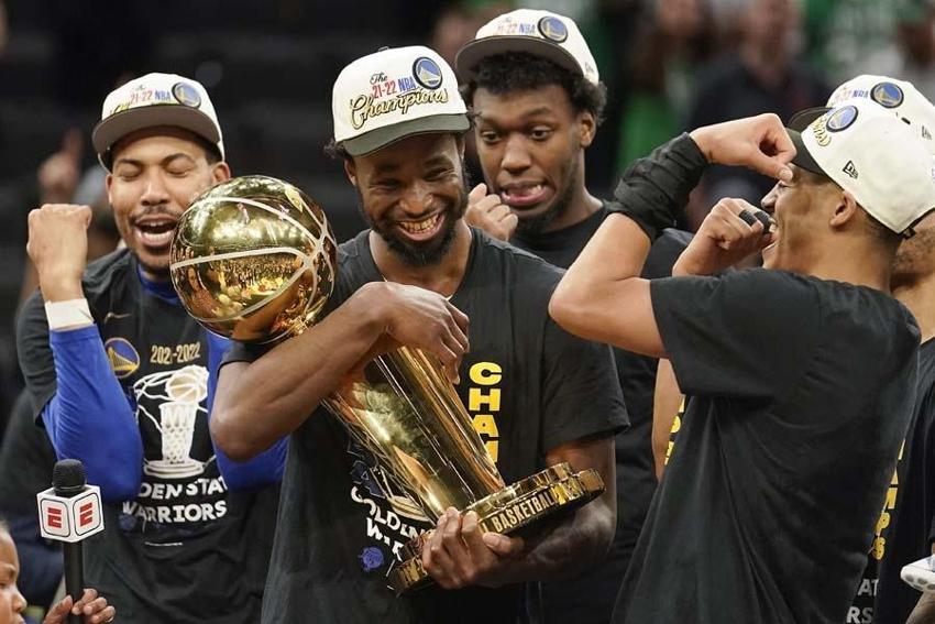 Golden State Warriors şampiyon oldu Stephen Curry öfke kustu! 'Niye bu soruyla başlıyorsun?'