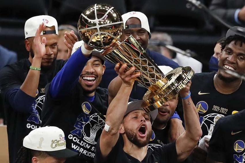 Golden State Warriors şampiyon oldu Stephen Curry öfke kustu! 'Niye bu soruyla başlıyorsun?'