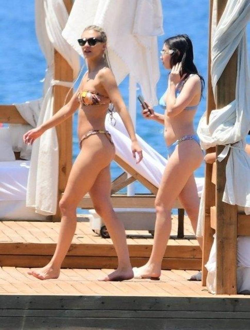 Oyuncu Melisa Döngel'den jet ski şov!