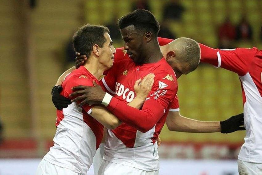İlk transfer! 30 M.€'dan 3 M.€'ya düştü! Galatasaray 'Yeni Onyekuru'sunu' buldu!