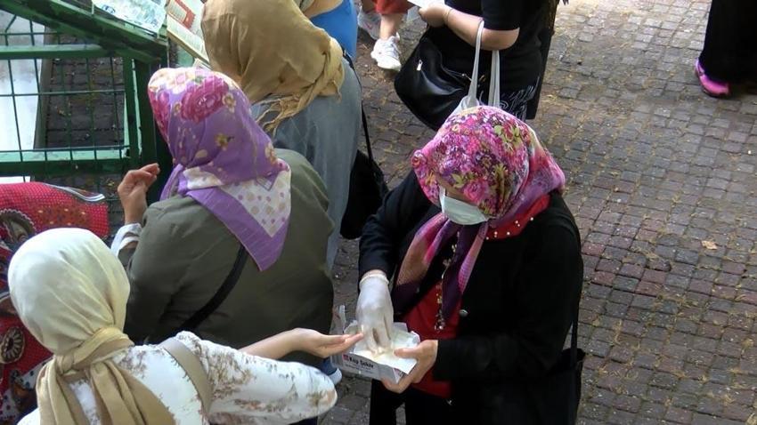 YKS öncesi Zuhuratbaba türbesi doldu taştı 