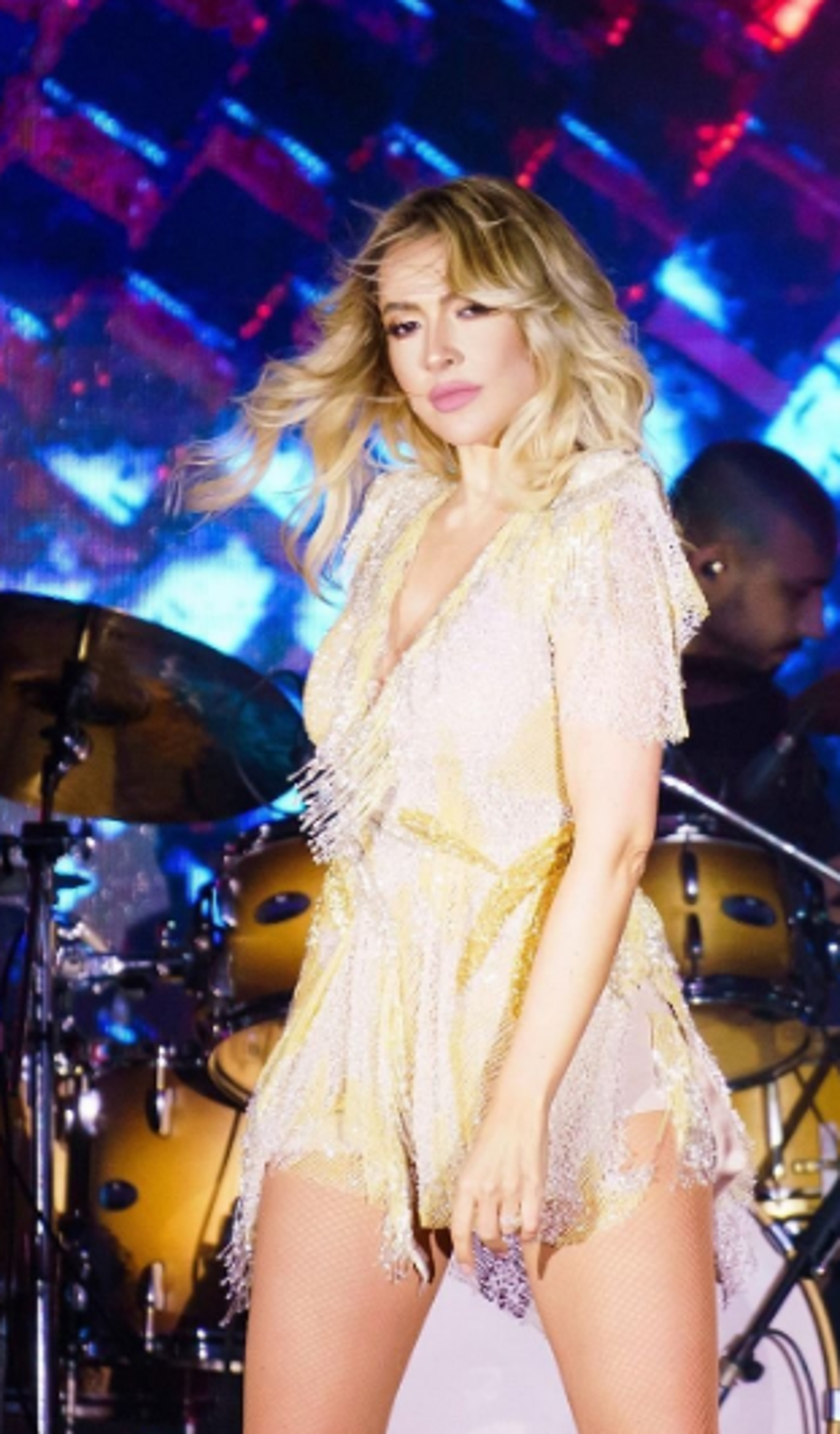 Hadise çiçek açtı! "Üzülmek için zaman yok"