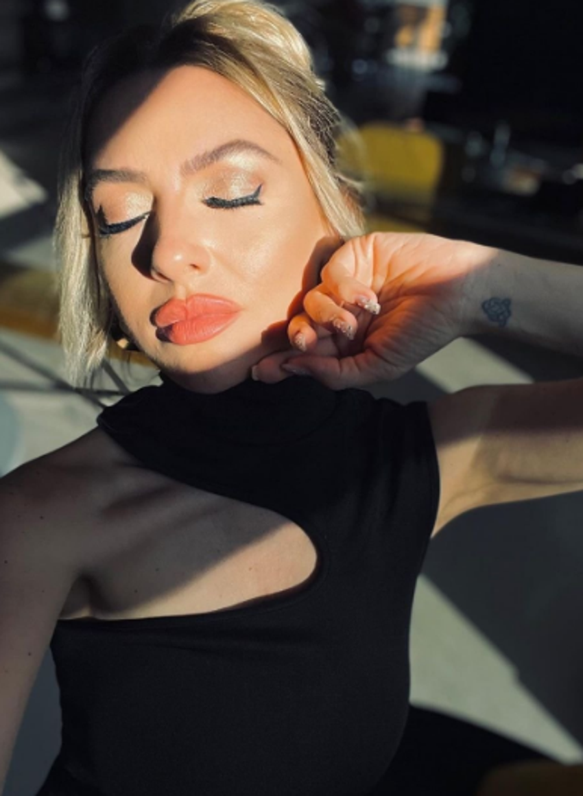 Hadise çiçek açtı! "Üzülmek için zaman yok"