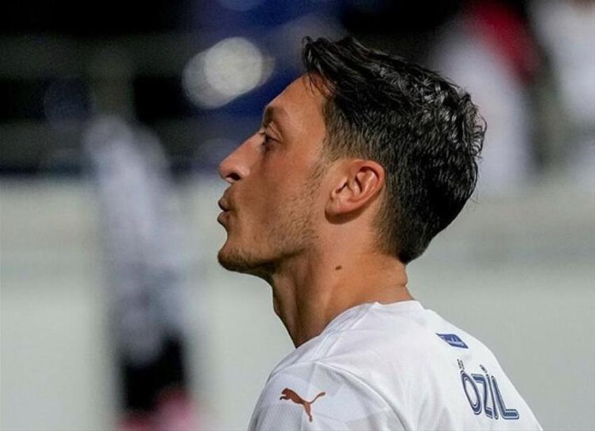 Mesut Özil imzayı attı! Menajeri yeni mesleğini duyurdu, transfer ve Jorge Jesus...
