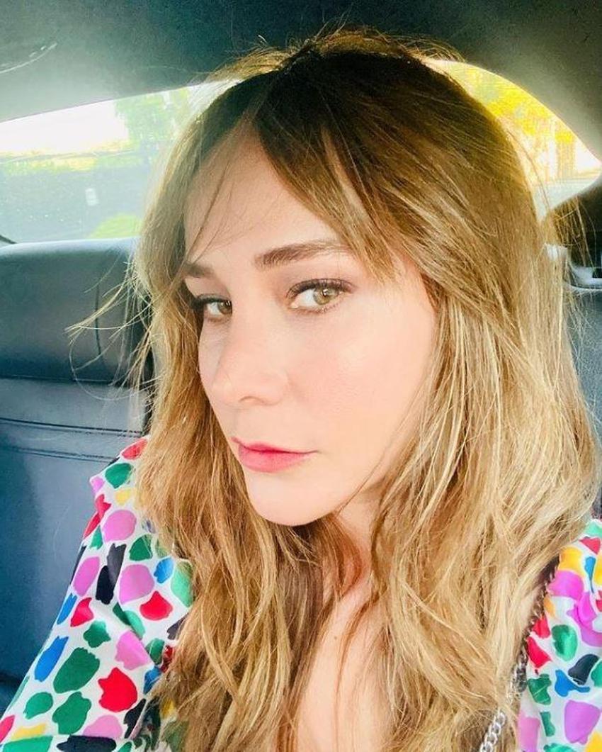Tektaş yüzüğü dikkat çekti! Burçin Terzioğlu'ndan 'evlilik' sorusuna yanıt