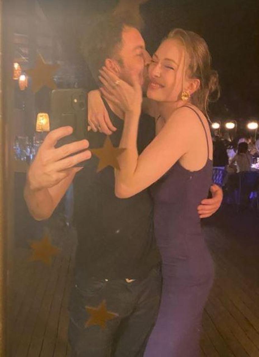 Yasemin Allen'den Tolga Güleç'le yeni paylaşım! 'Seni sevmek ne muhteşem bir şey'