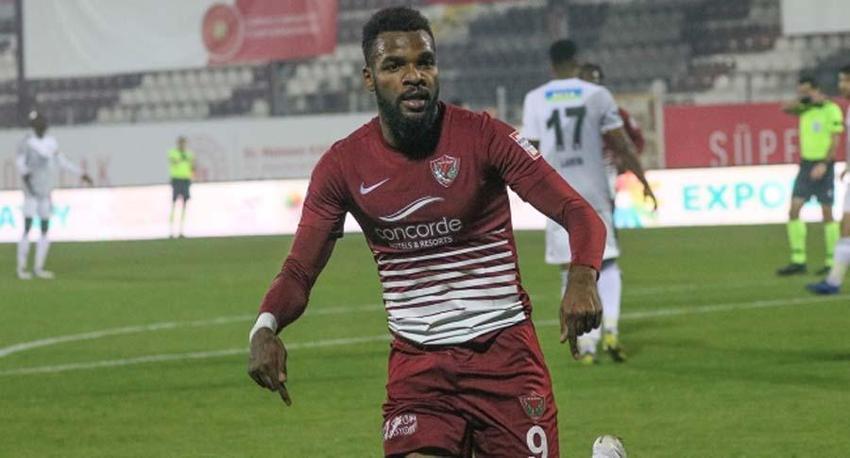 Ali Koç almaya gitmiş eli boş dönmüştü! Dursun Özbek yılın transfer sürprizine hazırlanıyor