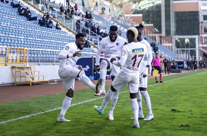 Ali Koç almaya gitmiş eli boş dönmüştü! Dursun Özbek yılın transfer sürprizine hazırlanıyor