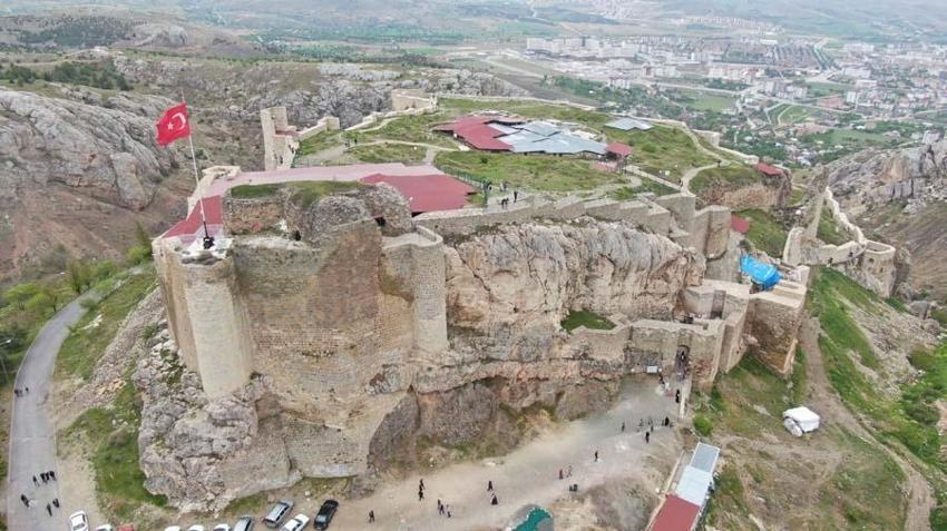 En güzel, en muhteşem ve en popüler 199 tarihi yer ve mekan! Dünyadan milyonlarca turist görmek için Türkiye'ye akın ediyor...