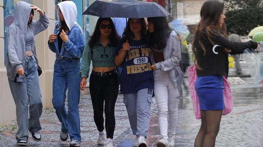 Meteoroloji'den son dakika açıklaması! Yağmur ve fırtına alarmı! Çok kuvvetli olacak! İstanbul, Ankara...