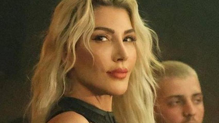 Hande Yener yeşil mayosuyla poz verdi!