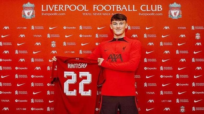 100 milyon euro'luk tarihe geçen transfer bombası! İmzalar atıldı yer yerinden oynadı