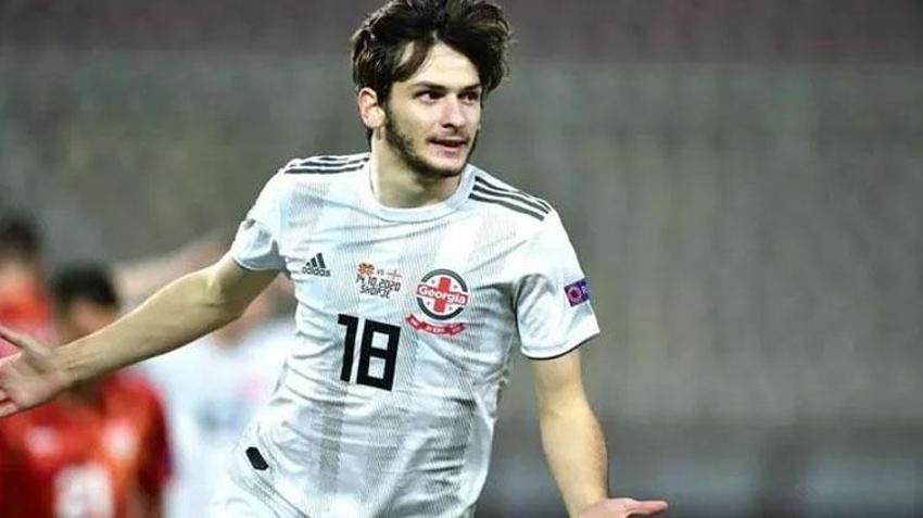 100 milyon euro'luk tarihe geçen transfer bombası! İmzalar atıldı yer yerinden oynadı