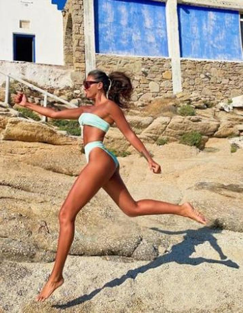 Eda Taşpınar'dan bikinili paylaşım!