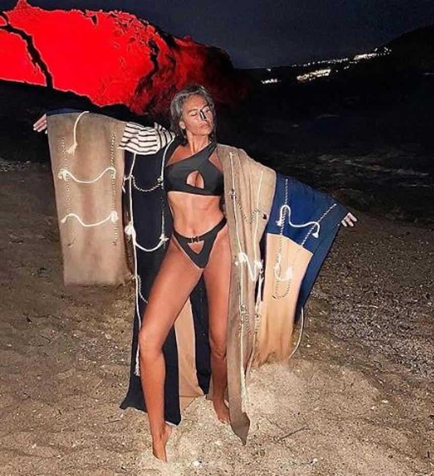Eda Taşpınar'dan bikinili paylaşım!