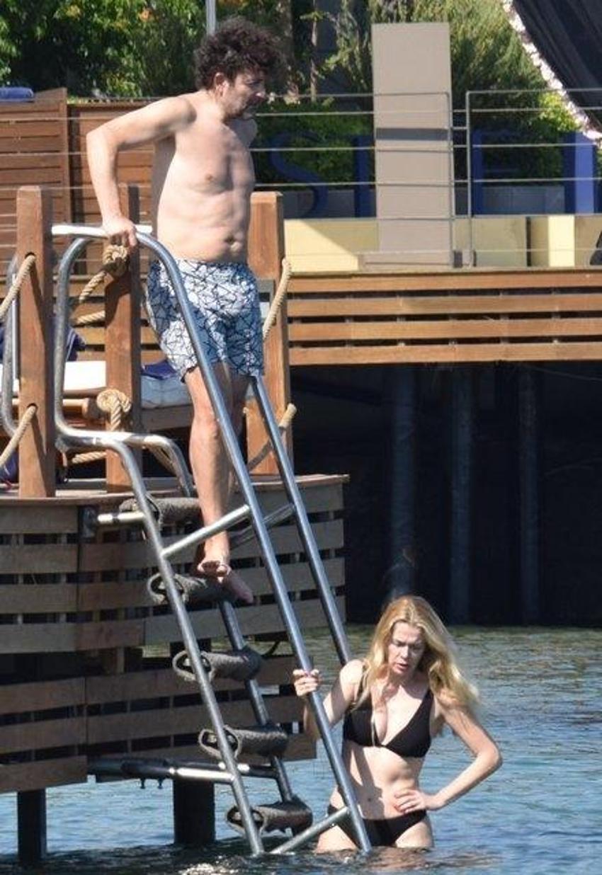 Begüm Kütük ile Erdil Yaşaroğlu tatil sezonunu açtı!