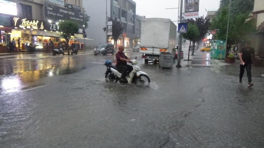 Meteoroloji'den art arda uyarılar, şiddetli geliyor! Marmara'nın doğusunda sel riski